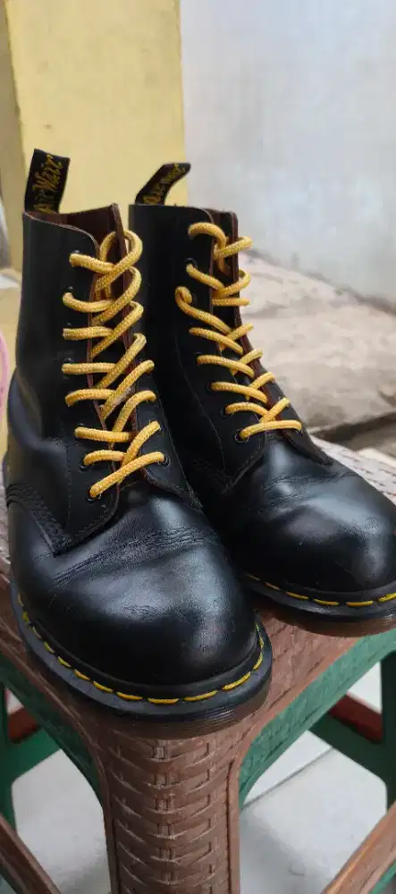Drmartens vintage black quilon