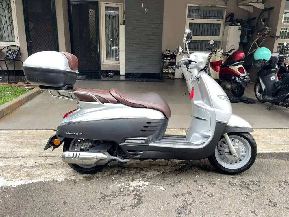Peugeot Django Allure 150 Black Grey