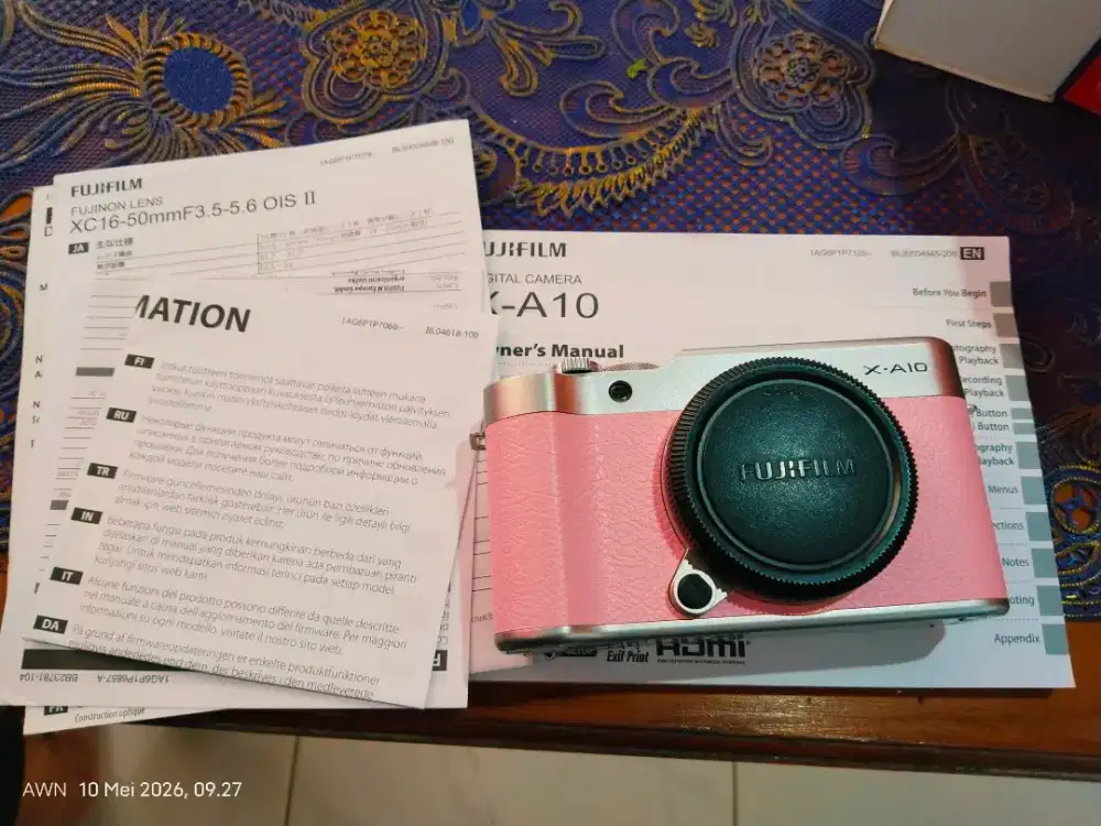 Fujifilm mirrorless XA 10