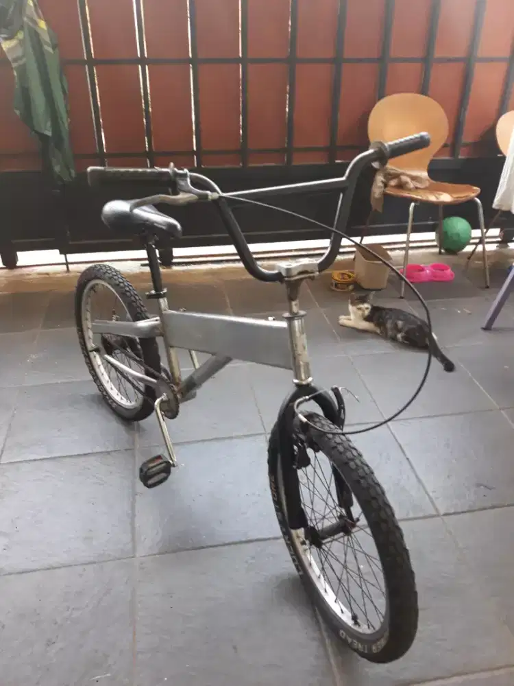Di jual sepeda bmx Mongoose bekas