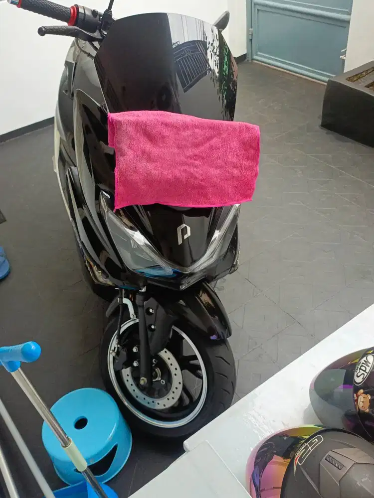 Polytron  Fox R Motor Listrik Warna Hitam Ori