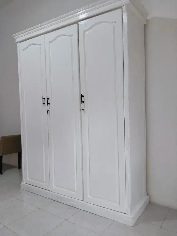 LEMARI MEWAH MINIMALIS 3 PINTU