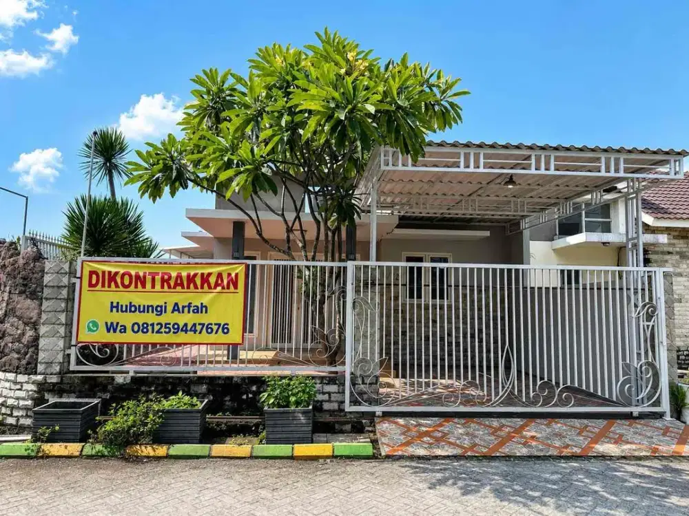 DI JUAL CEPAT RUMAH POJOK LUAS 120 M full renov dan semi furnished dengan lokasi terdepan di Sukodono