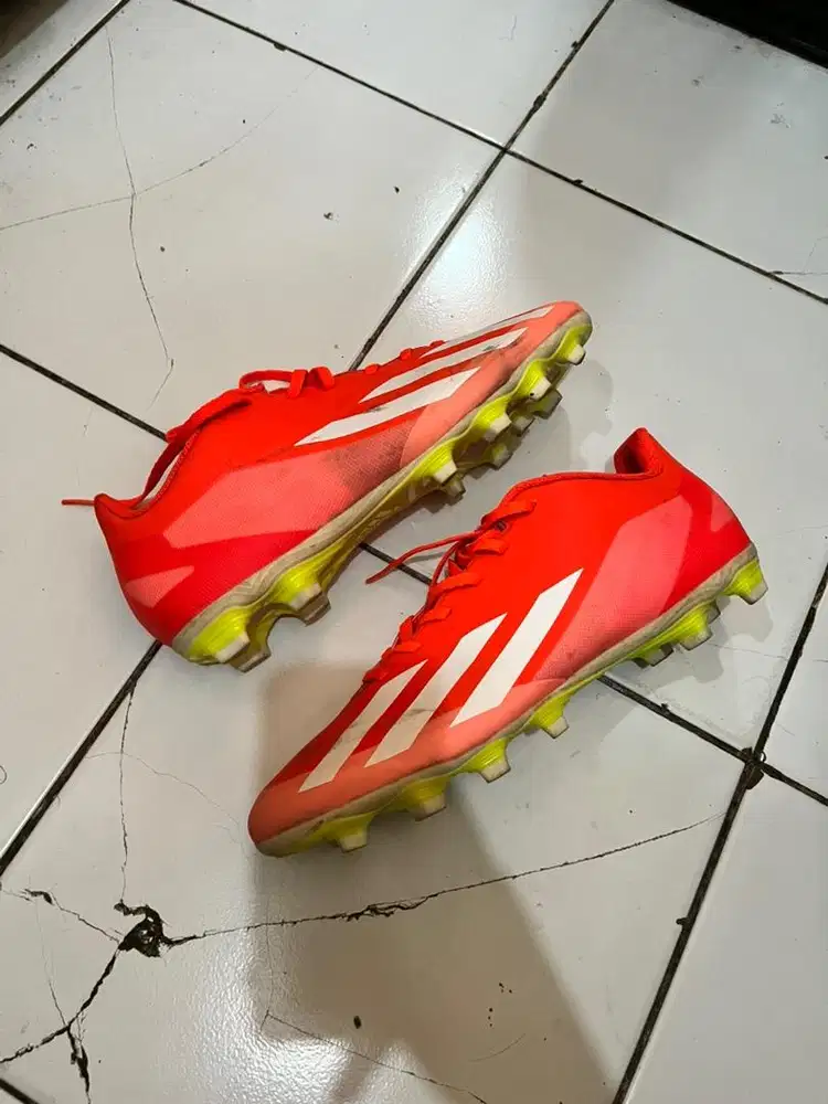 Sepatu Bola Adidas X Crazyfast Club