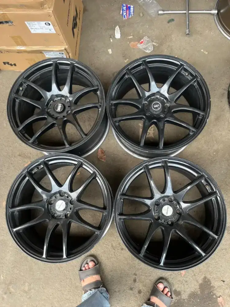 Work kiwami ring 18 lebar 8,5-9,5 pcd 5x114,3 ET 40 -35 4pcs