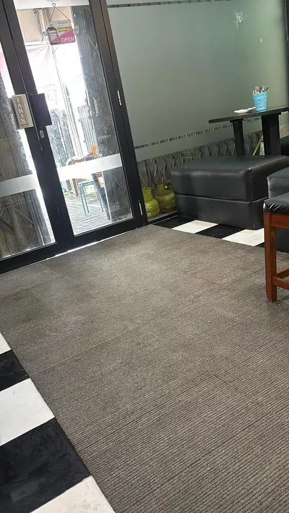 Karpet bekas hotel dan kantor