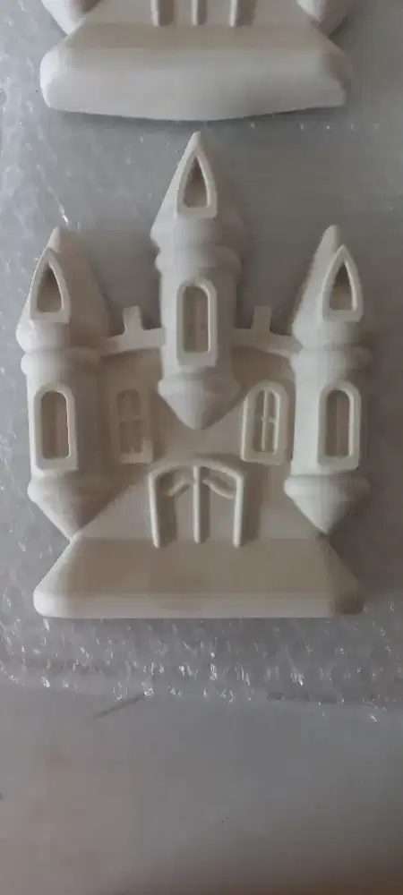 Patung Gypsum Menara
