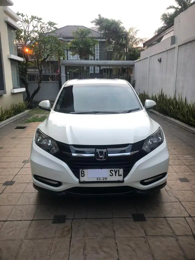 Honda HR-V E 2018 AT - Tangan Pertama, KM Rendah, Full Original