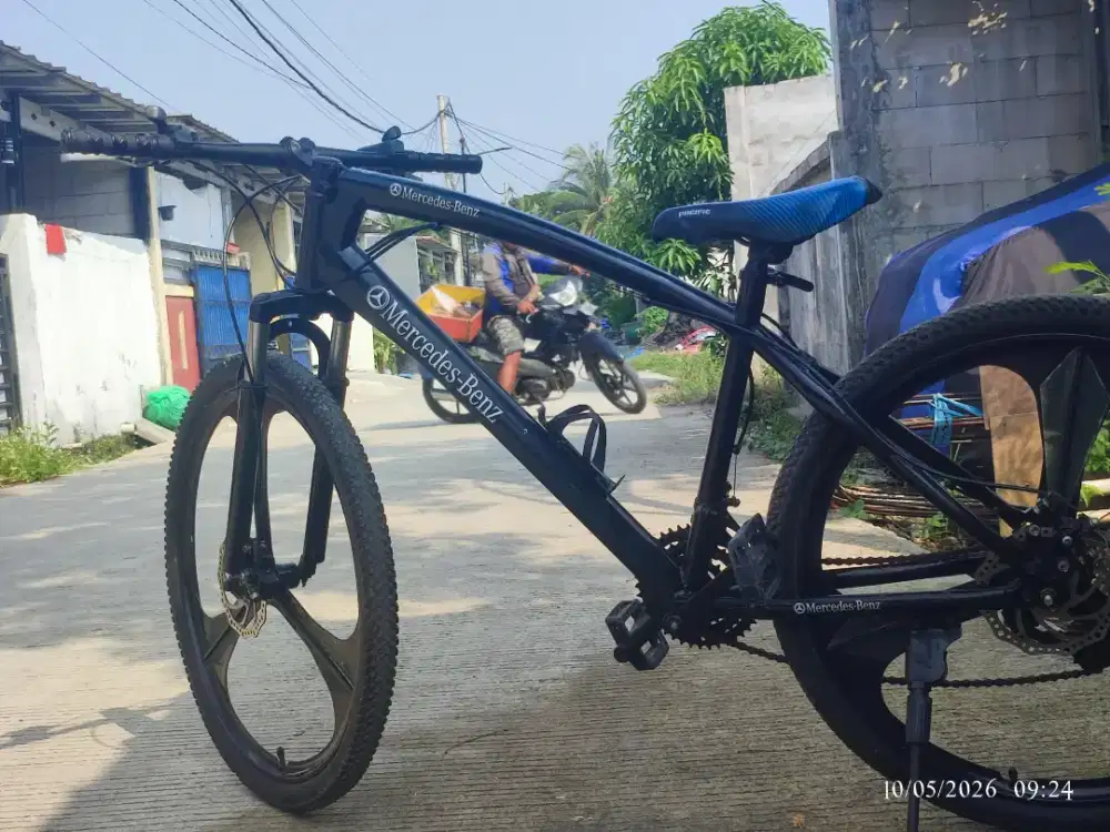 Sepeda . Sepeda. Sepeda