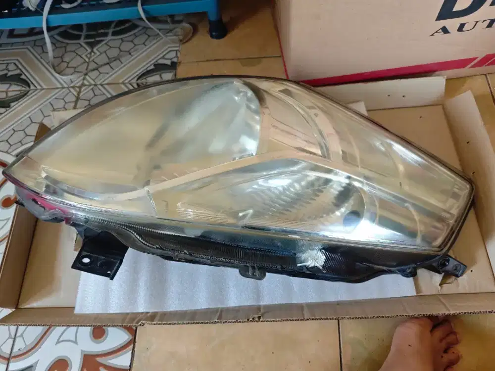 Lampu/Headlamp Ertiga 2013