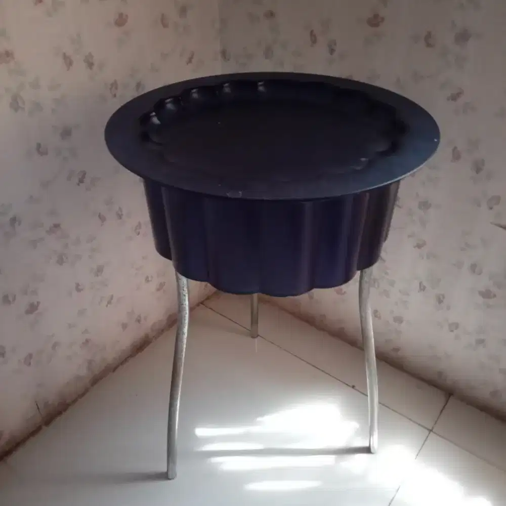Meja Hias Unik Biru Dongker