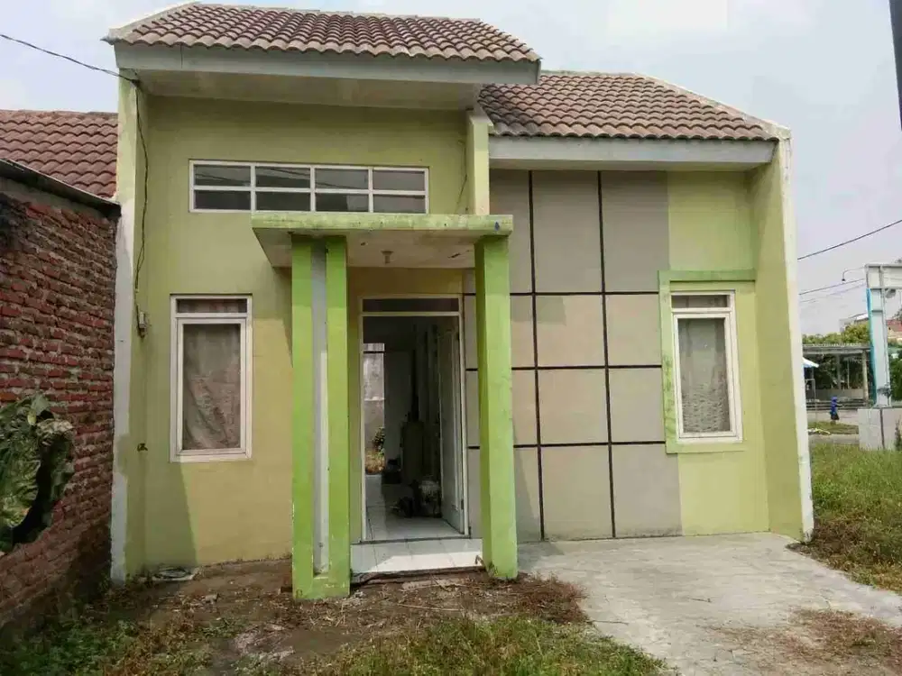 RUMAH HOOK LUAS TANAH 163 M² SIAP HUNI, HALAMAN LUAS BISA BUAT USAHA