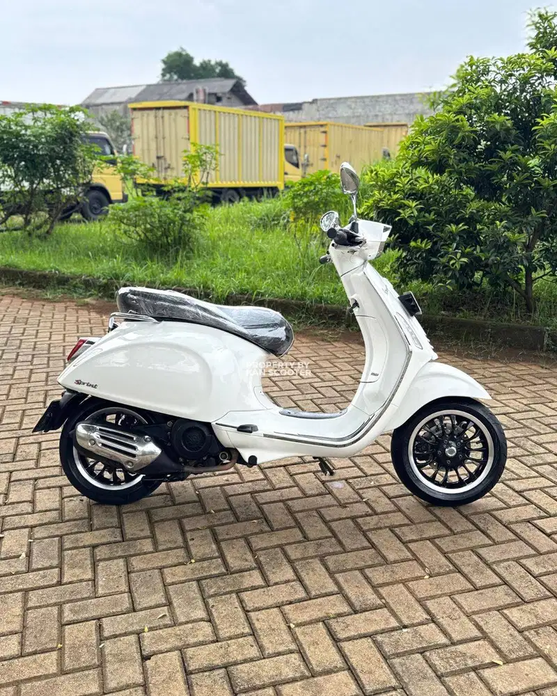 JUAL MURAH VESPA SPRINT 150 IGET ABS FACELIFT 2020 MULUS