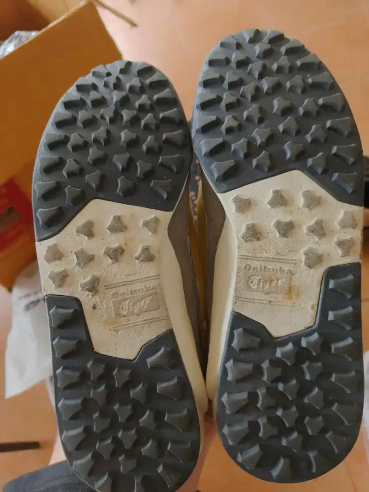 sepatu Onitsuka Tiger Admix Runner
