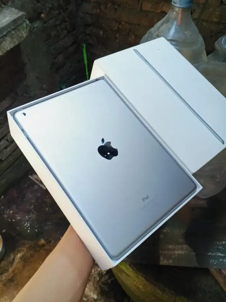 IPad Gen 6 32GB Wifi Fullset PAA iBox