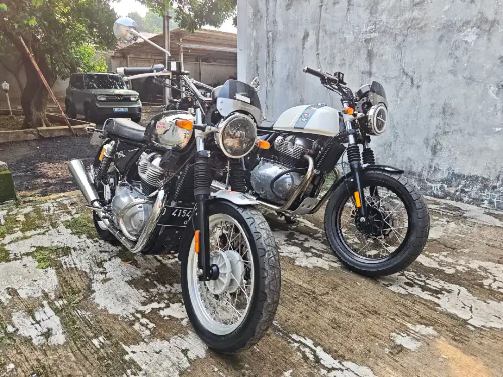 Kredit/TT Royal Interceptor 650 GT Chrome black Continental Modif