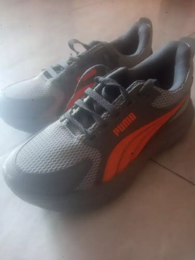 Jual sepatu cocok untuk olahraga /santai Ukuran 42 bisa Nego