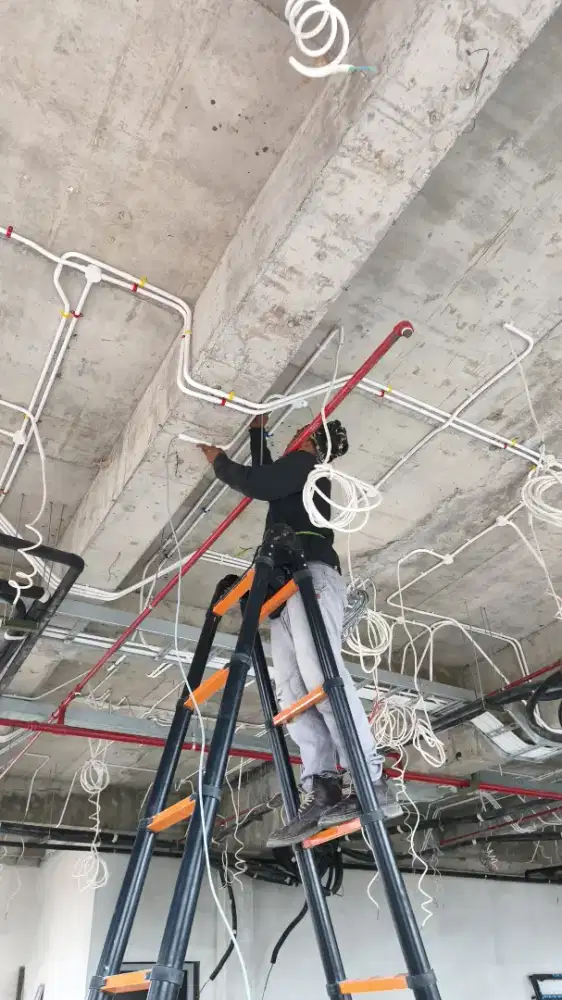 Penarikan kabel lan data,wifi dan cctv