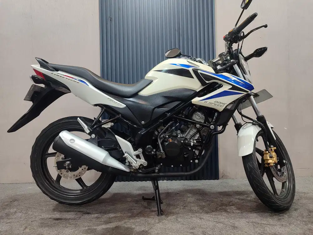 CB 150R 2014 istimewa mulus terawat siap pakai...