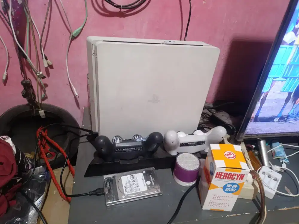 PlayStation 4 Seri 21