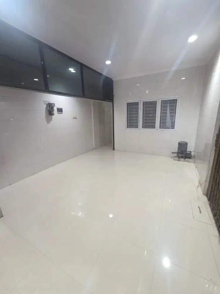 Sewa Ruko 1 Lantai Strategis di Jakarta Pusat (50 jt per tahun) 90m²