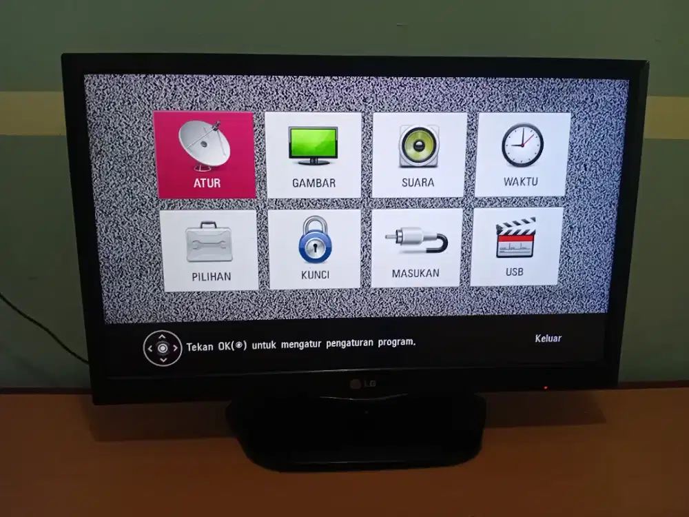 Tv led. LG 22 inc tv dan remot