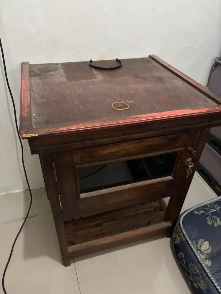 Jual lemari, di jual karena pindah kost