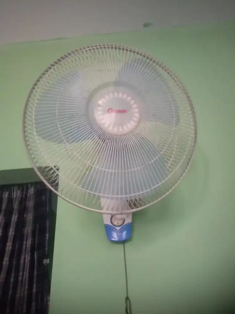 Kipas angin dinding 16 inch merk cosmos normal siap pakai nego tipis