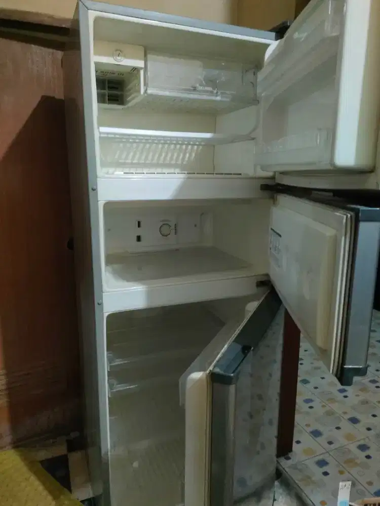 Kulkas Jumbo 3 pintu