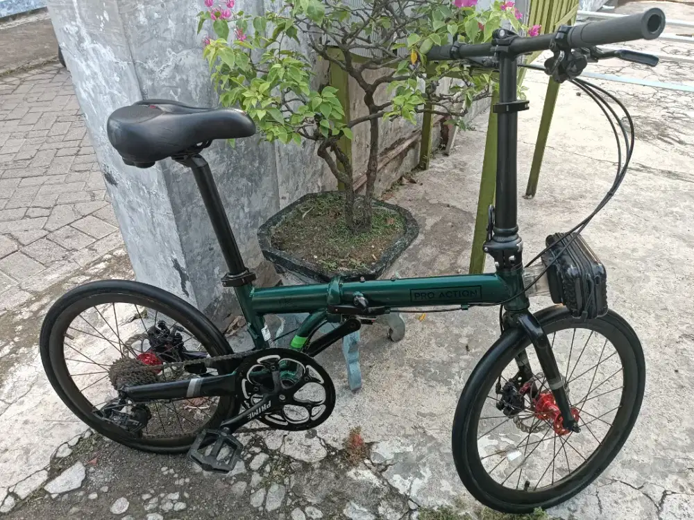 Sepeda Lipat Pro action