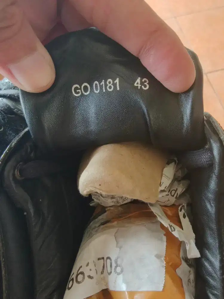 Sepatui LV Trainer Sneaker