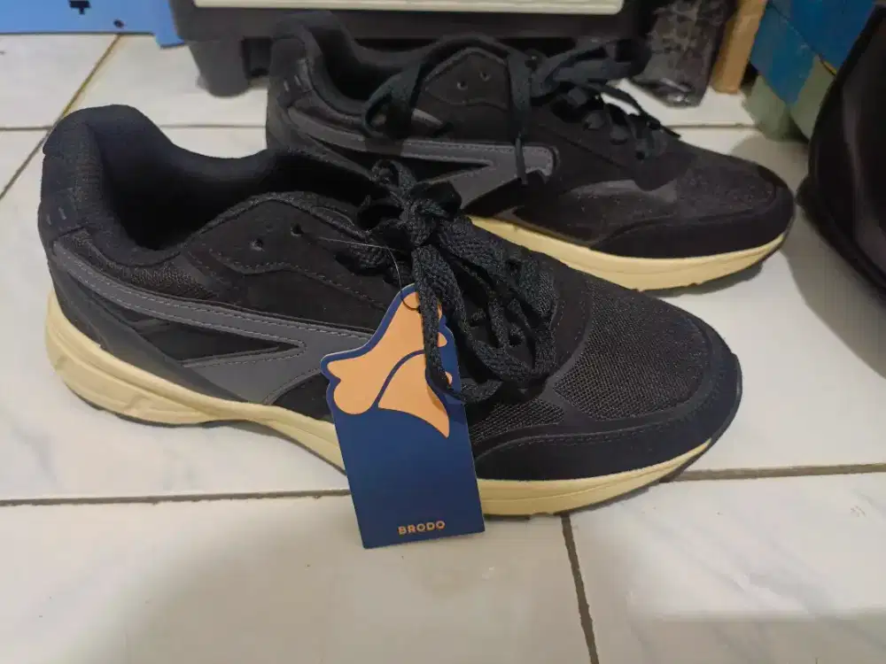 SEPATU LOKAL BRODO KONDISI BARU