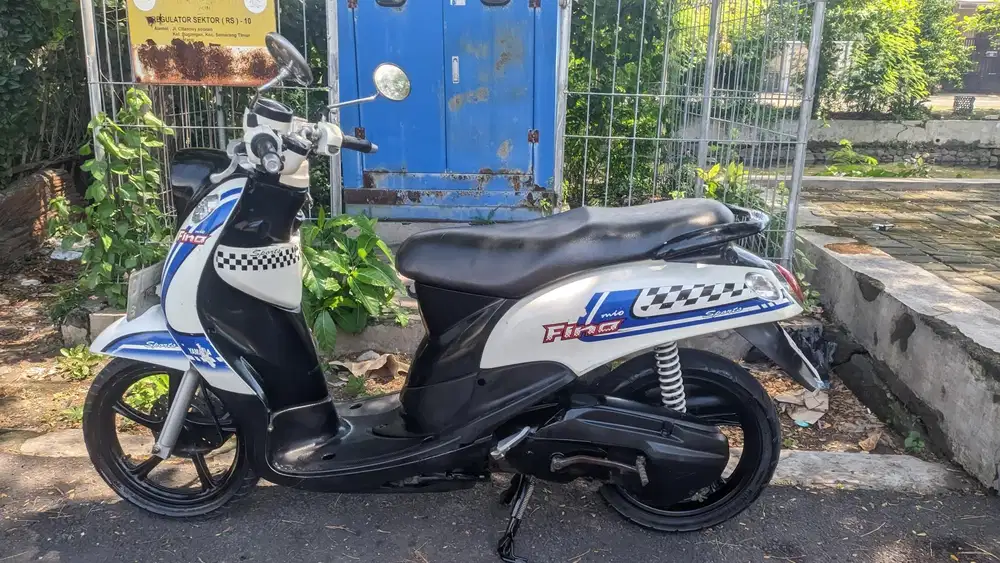 Mio Fino 2013 Putih Karbu