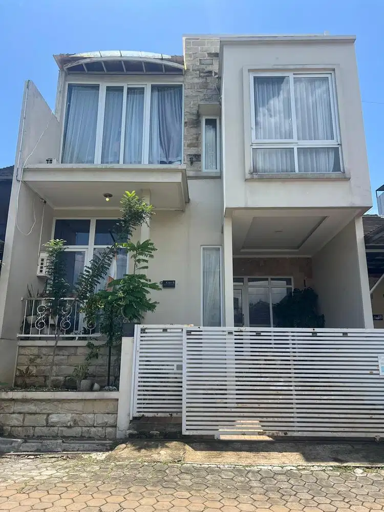 Dijual rumah dalam kompleks full furnished tinggal bawa koper