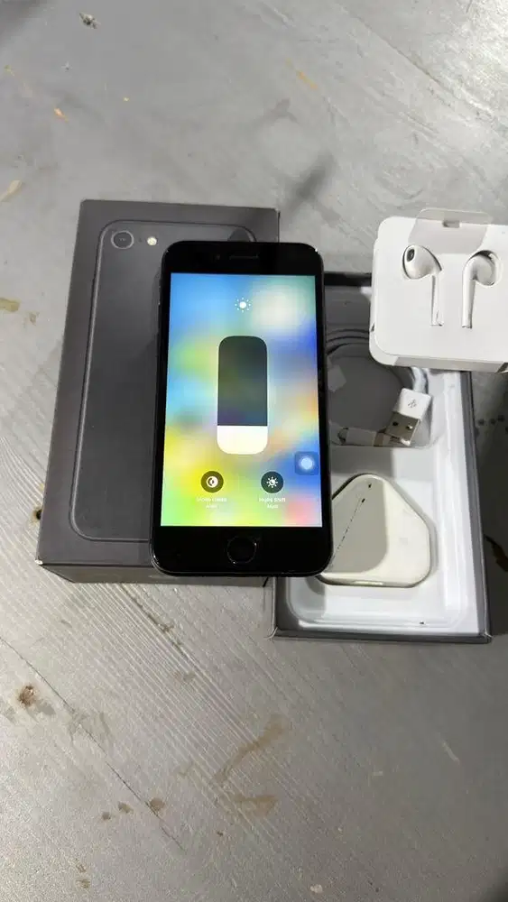Iphone 8 Grey 64GB Terdaftar Lengkap