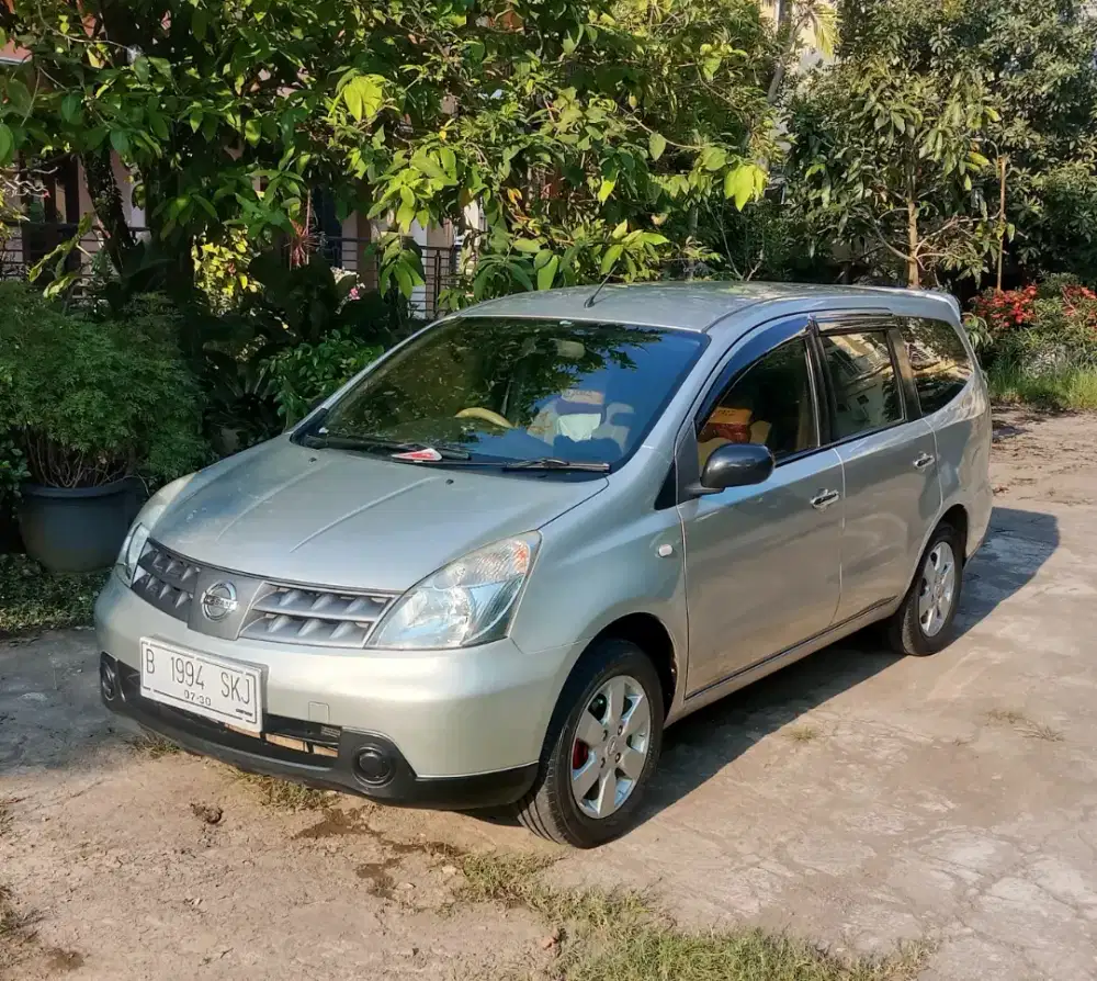 Nissan Grand Livina SV 1.5 MT 2010