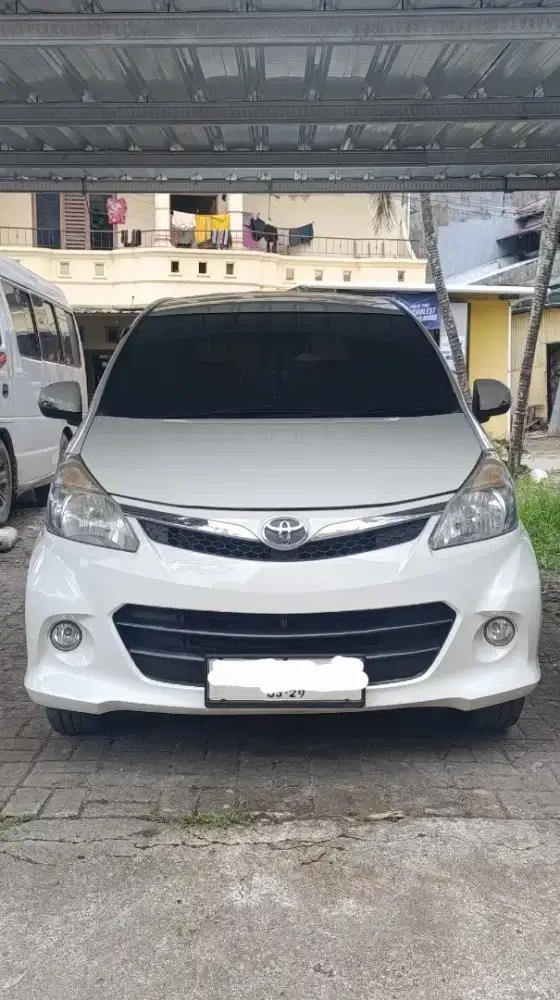 AVANZA VELOZ 2013 A/T PUTIH
