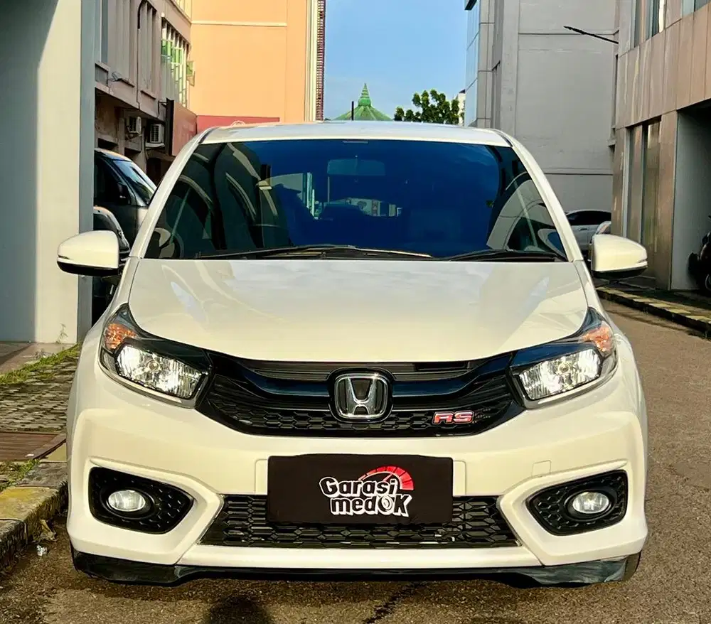 Honda Brio RS 2018 Antik Low KM Murah Bekas Putih Ganjil Garansi Top