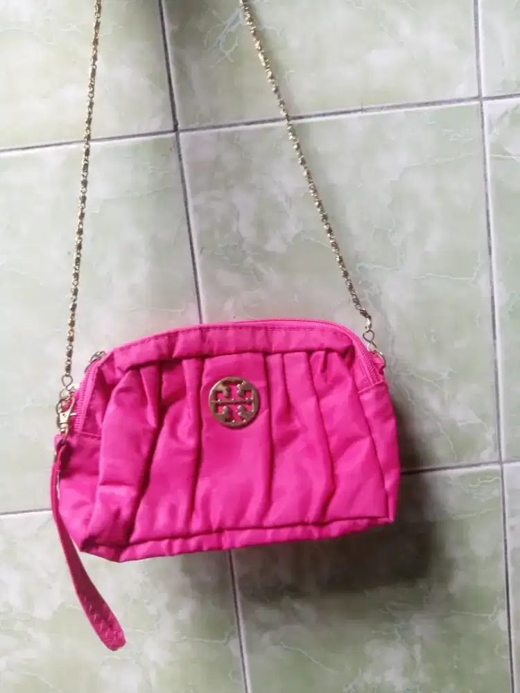 PRELOVED TAS SLEMPANG WANITA BAHAN NILON TEBAL