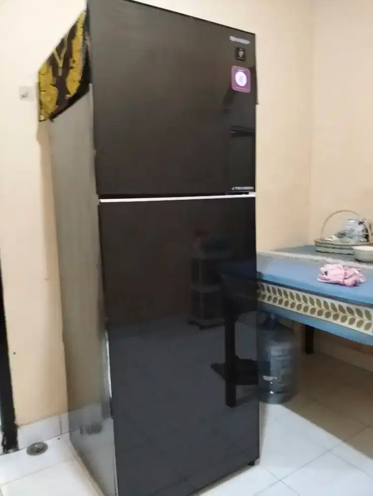Kulkas 2 pintu jumbo Sharp SJ 426 SI-GK