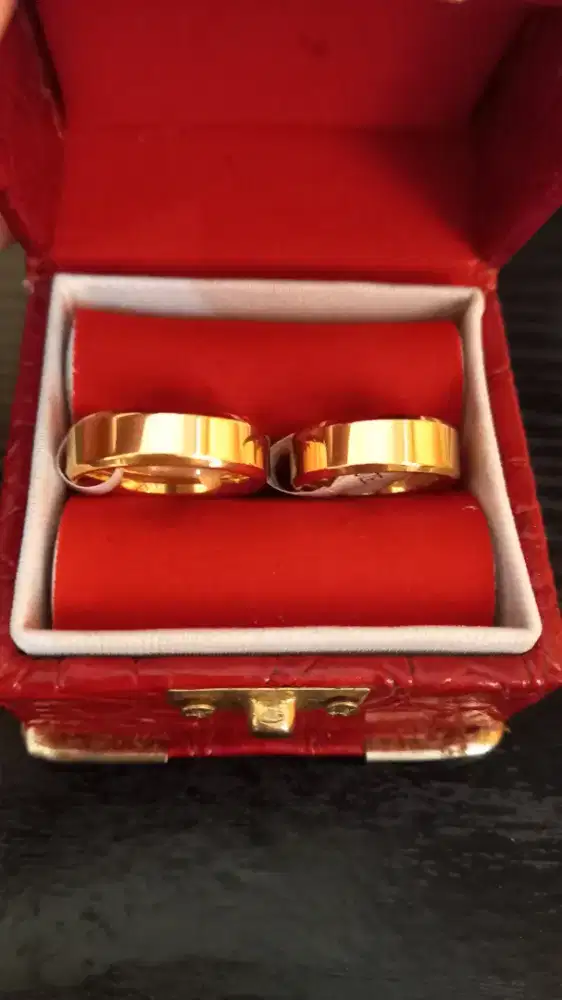 Cincin Polos Titanium Gold Couple