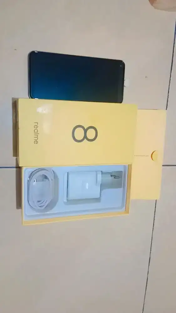 Realme8. Warna Silver