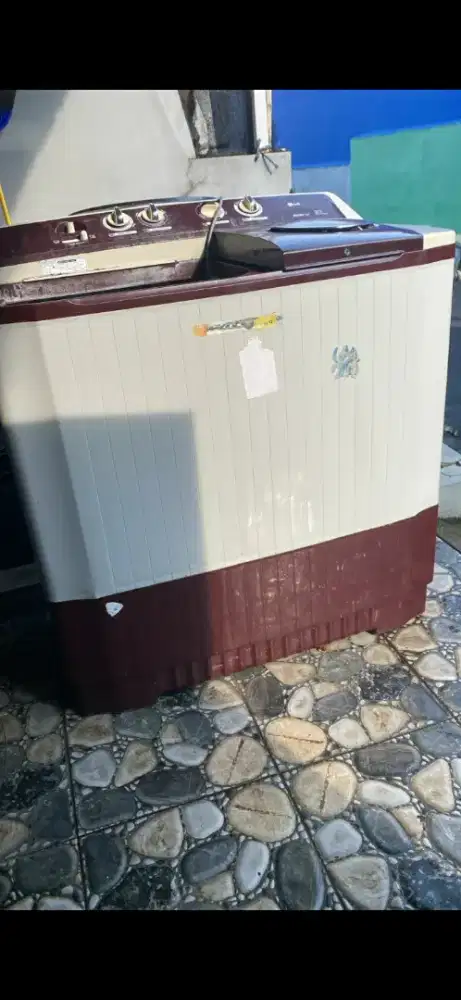 Dijual mesin cuci 2 tabung jumbo merk LG 16KG