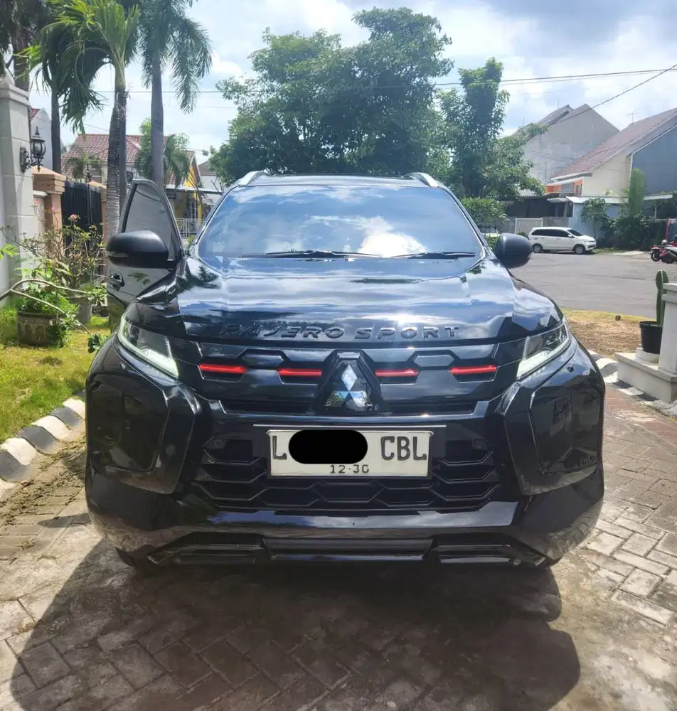 Pajero Sport Dakar 4x2 AT 2025 Hitam KM Rendah Like New Tangan Pertama