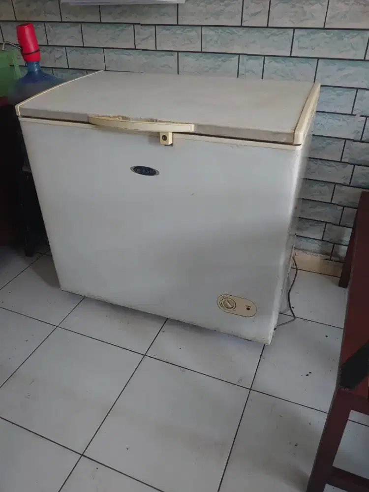 Freezer masih dingin tapi tidak beku