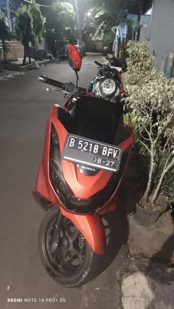 Pcx 2021 warna merah
