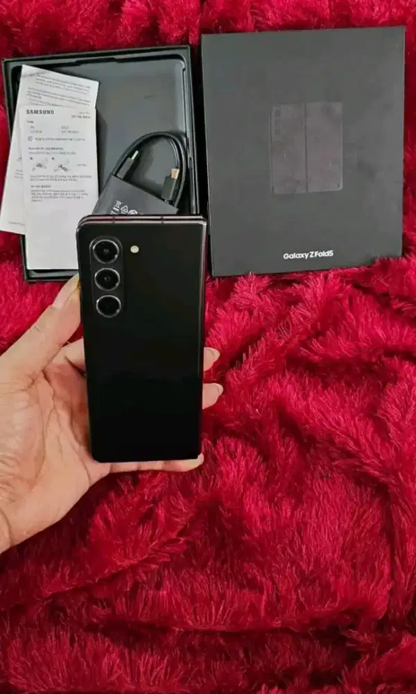 SAMSUNG Z FOLD 5 5G RAM 12/1TB ORIGINAL SEIN NORMAL FULLSHET

TAMPILAN