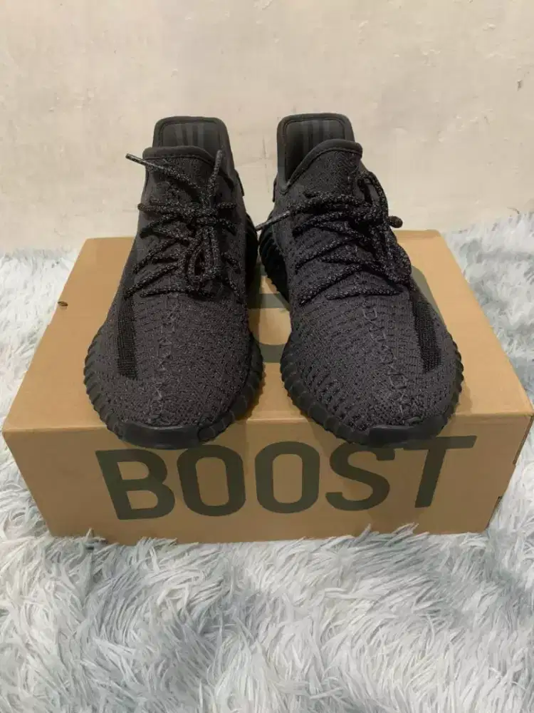 Sepatu adidas yeezy 360 bost