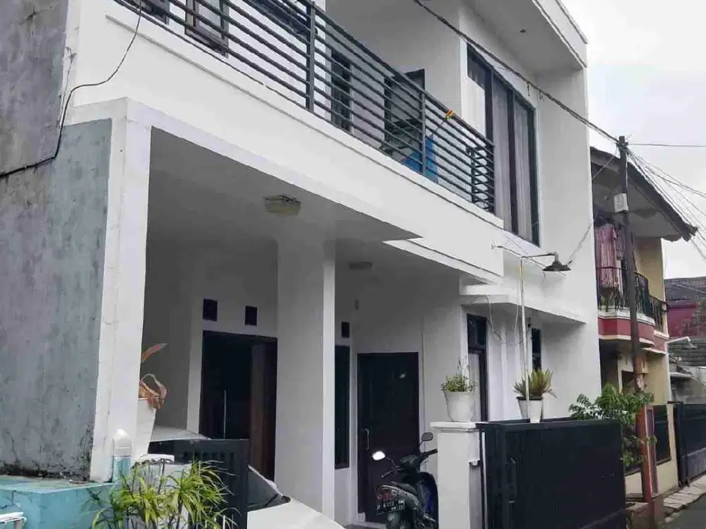 rumah  2 lantai sudah renovasi lokasi Riung Bandung