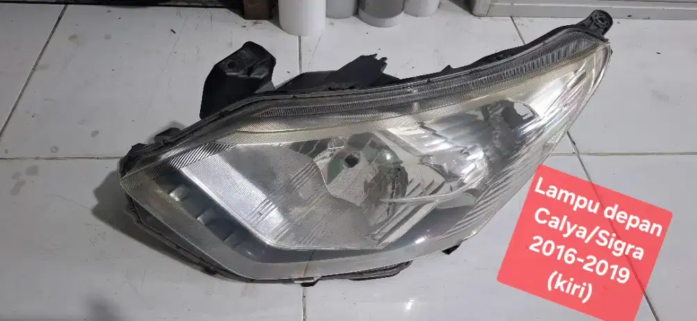 Lampu depan Calya/Sigra 2016-2019 (kiri)